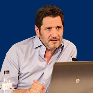 Consultor de estrategia y políticas digitales corporativas en empresas y administraciones públicas